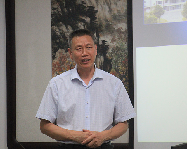 國(guó)家阻燃材料工程技術(shù)研究中心阻燃楊榮杰教授致歡迎辭